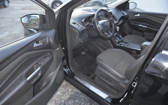 Ford Kuga cena 54700 przebieg: 269000, rok produkcji 2018 z Nysa małe 92